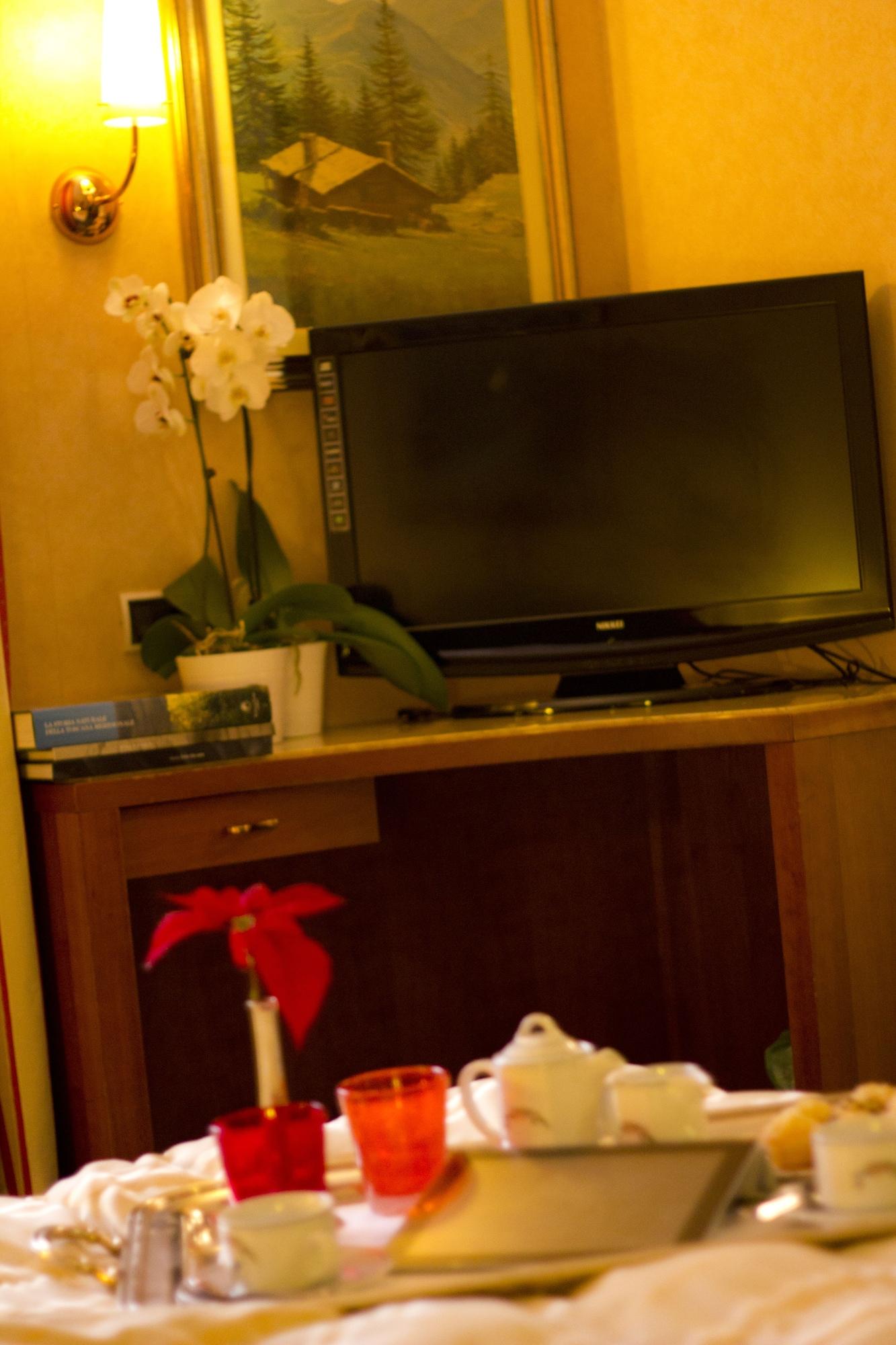 Hotel Norden Palace Aosta Bagian luar foto