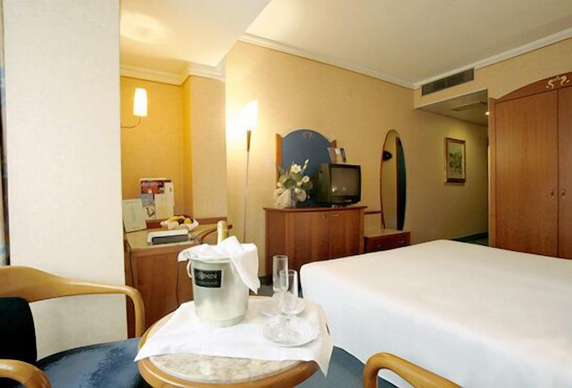 Hotel Norden Palace Aosta Bagian luar foto
